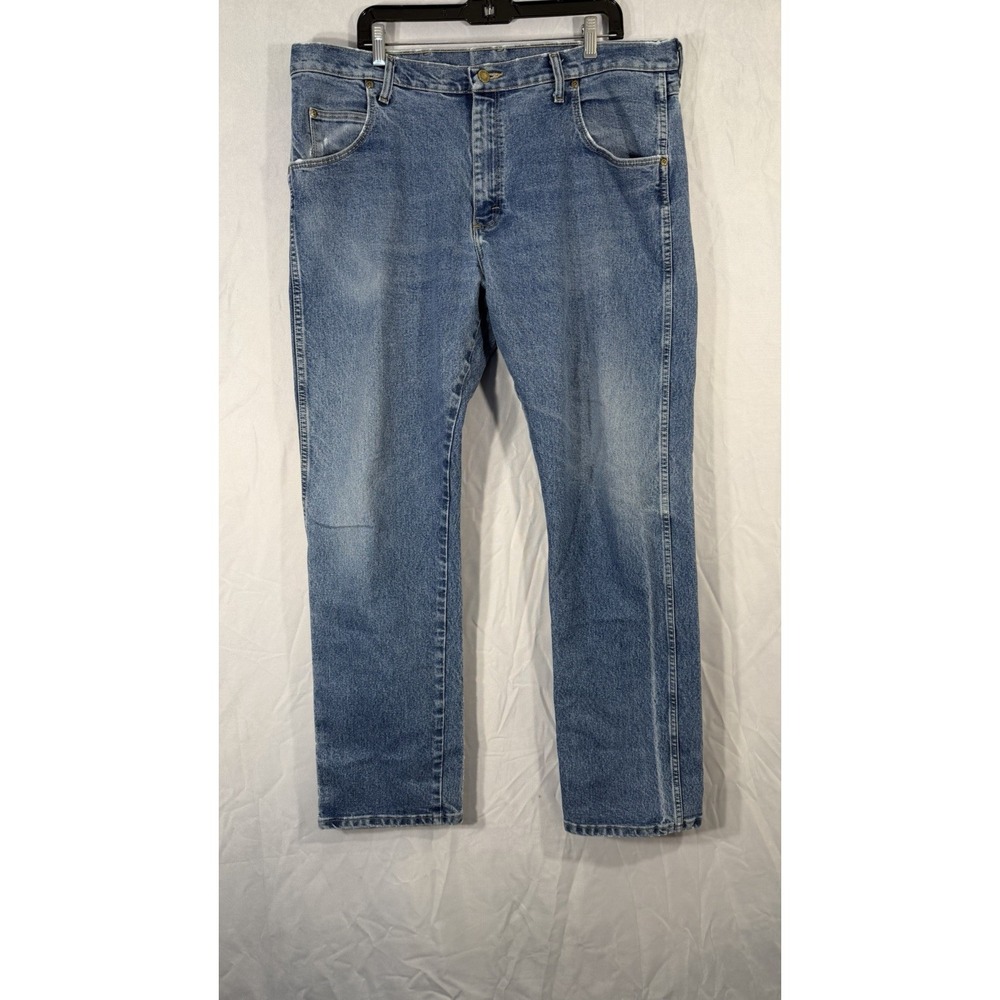 Wrangler Men's Denim Medium Wash Blue Jeans Straight Fits 40x33 Pants Country